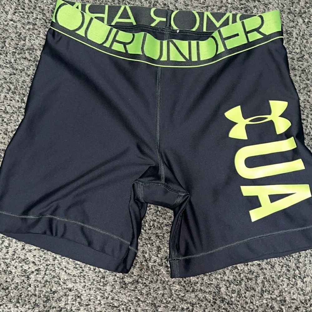 Under Armour Athletic Spandex Shorts - M